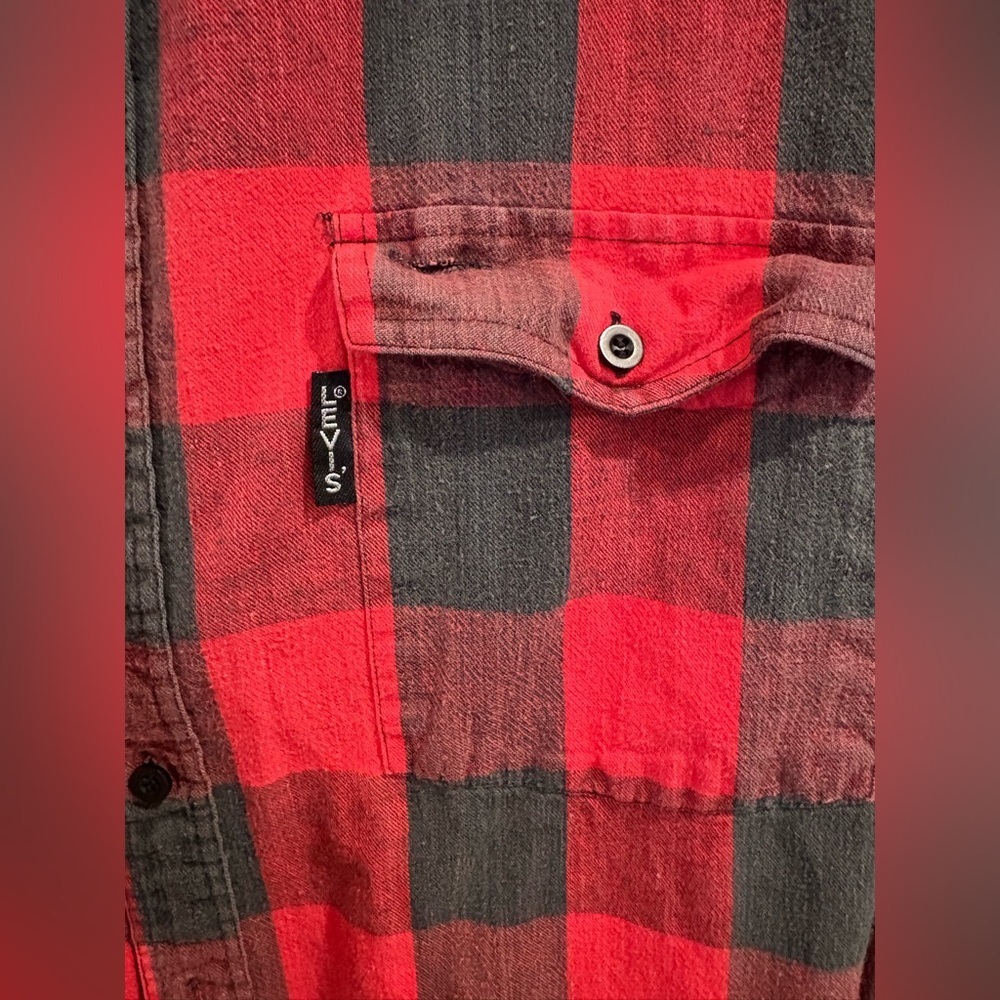 Vintage Y2K Men’s Levi’s Size L Plaid Flannel Shirt Red Black Grunge Style EUC - Picture 3 of 9